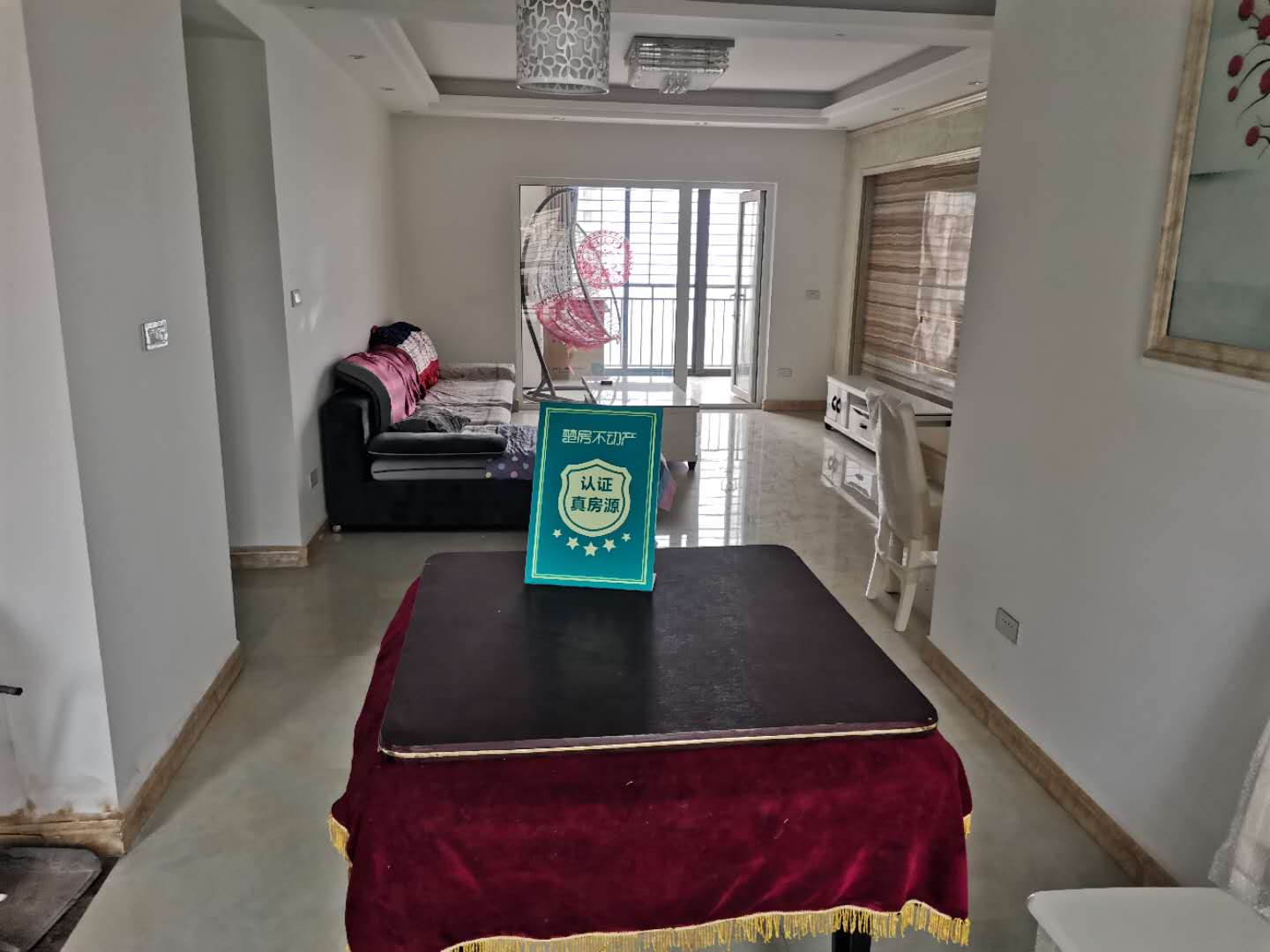 满庭春供暖精装大三房中高层户型方正，小区环境，优美采光充足