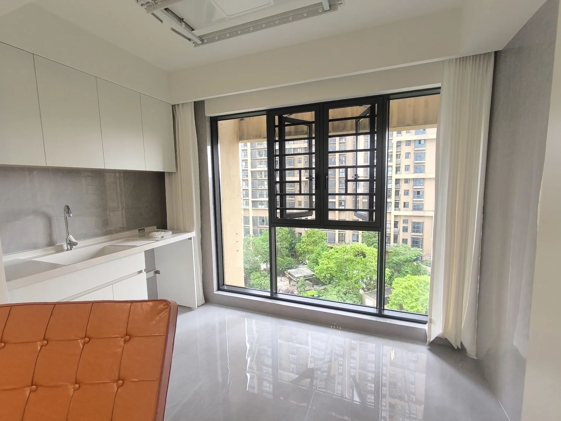 降价了，圣淘沙，老三中附近！全新装修3房，好楼层，证满二