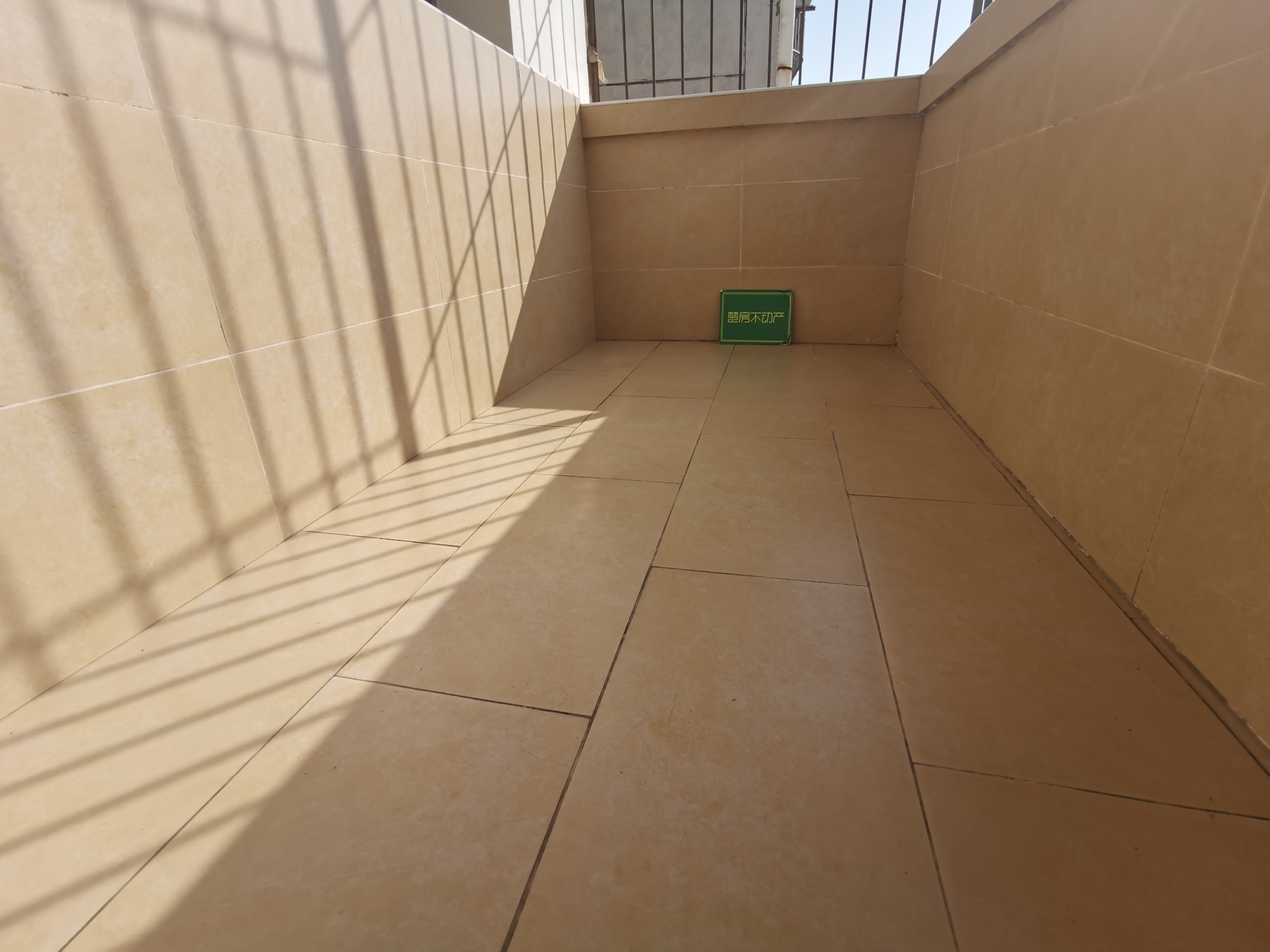 交通路实验小XUE对面全新装修拎包即住看房方便