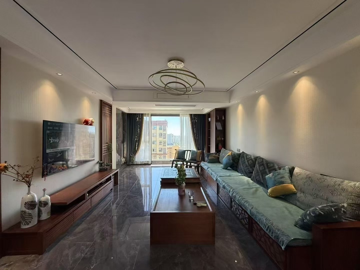 降价了，亏本出， 城南，领秀城，凤凰层，东边户 ，全屋品牌装修， 带车位，证满二