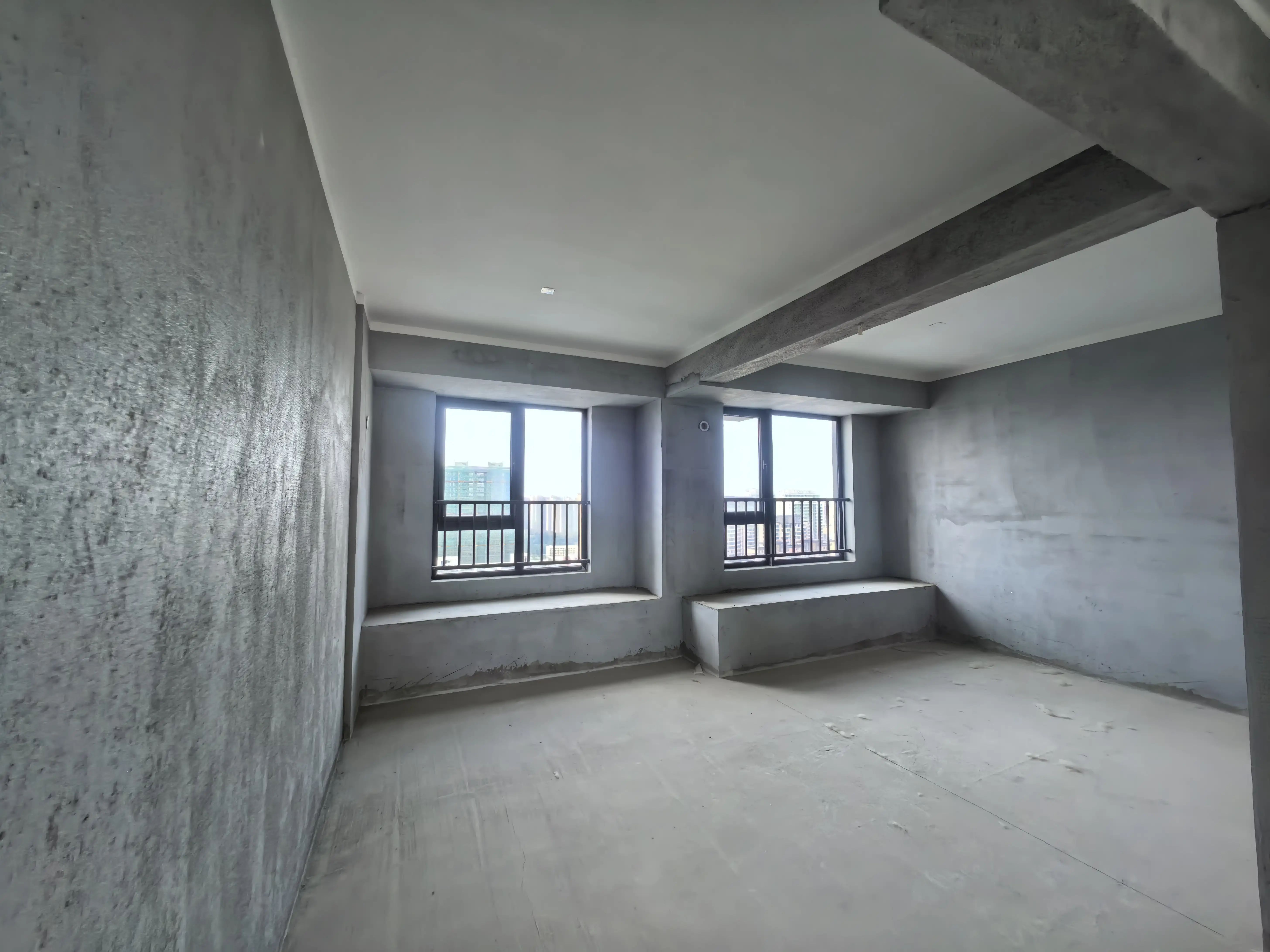 城南，吾悦陡降10万，现房毛坯四房，单价5670，送地下车位