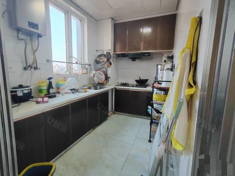 满庭春，单价3800，供暖房，双阳台，南北通透，双阳台，证满二