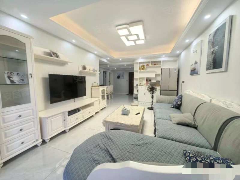 城南，新街，精装三房，9.5成新，证满二，电梯好楼层