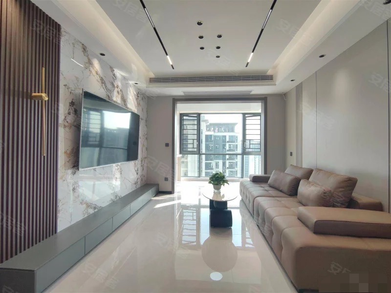 降价了，降价了，风和日丽，精装3房2卫，好楼层凤凰楼层，一天未住，新三中，送车位