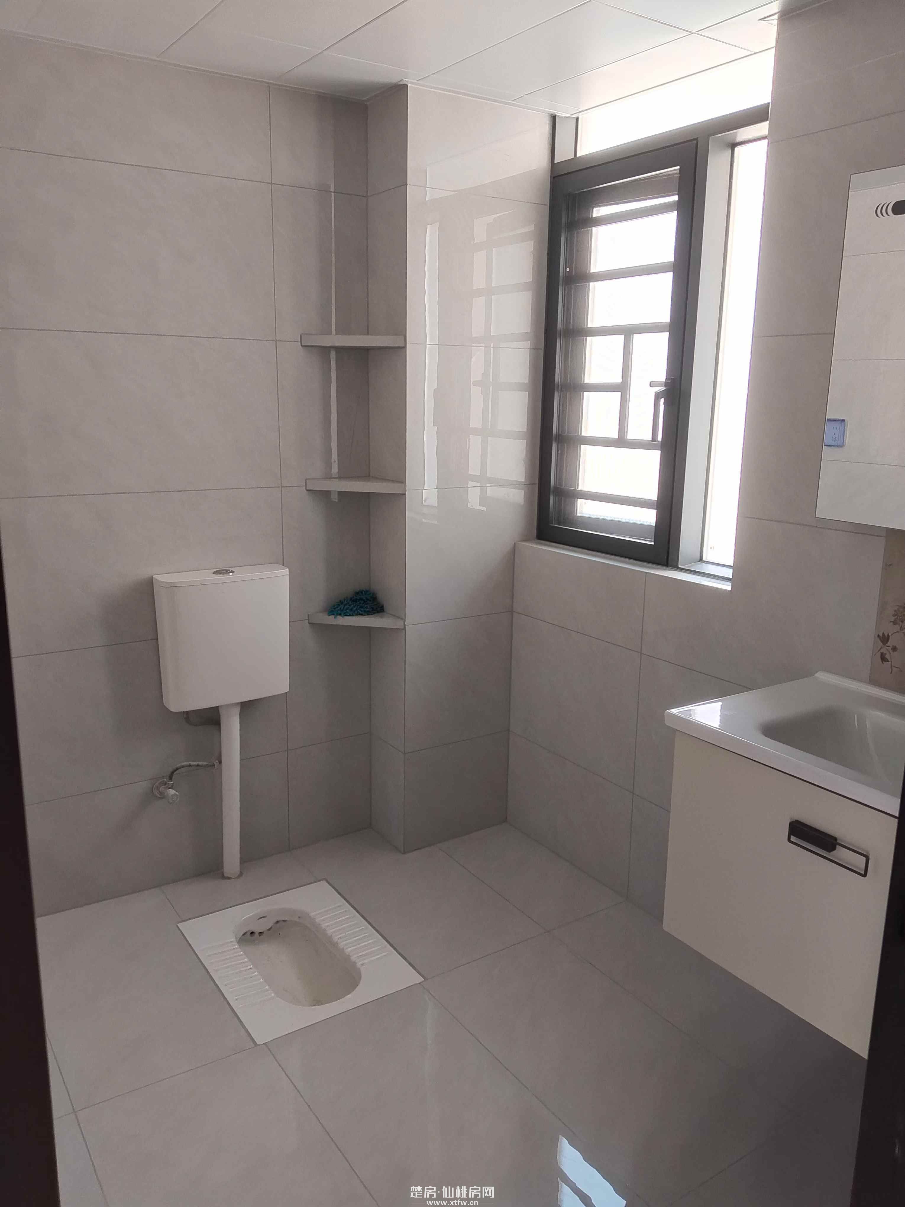 骑尾社区(高层)126平4房2卫合租整租均可，家具家电齐全，拎包即住