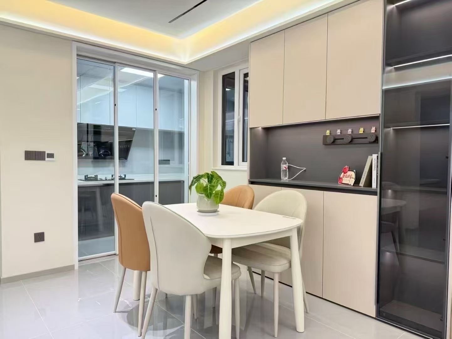 降价了，城西，满庭春，单价4900，全新精装，精装三房，过户费超低，中间好楼层