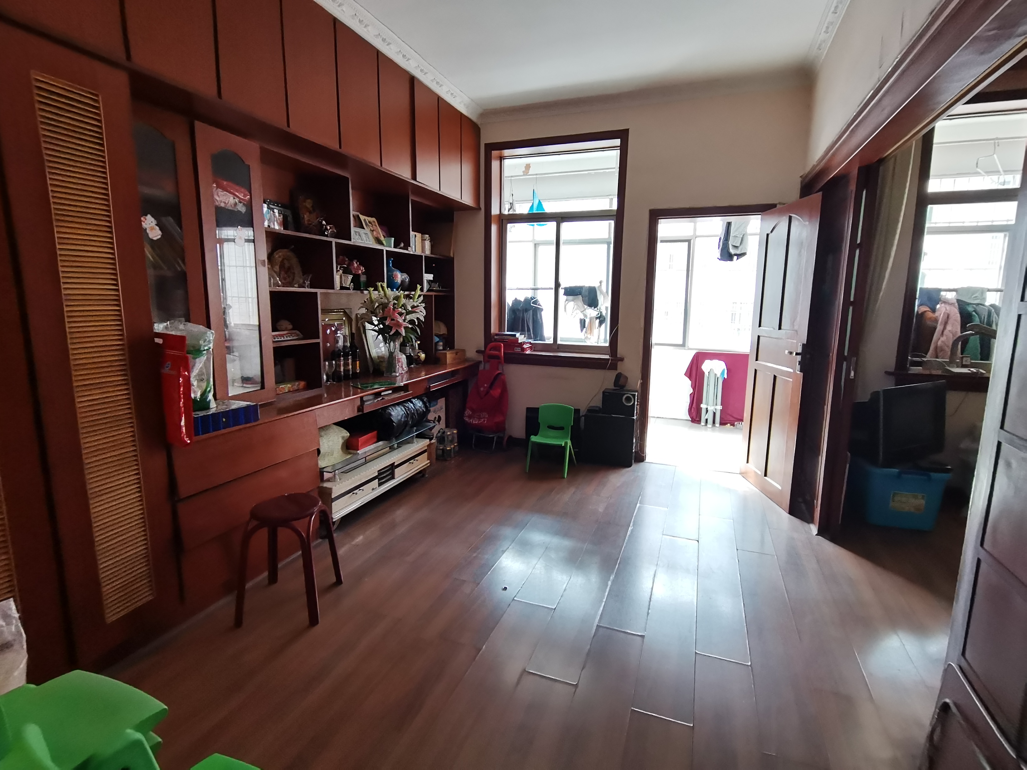 干河社区卫生服务宿舍精装四房中间楼层房东诚意出售