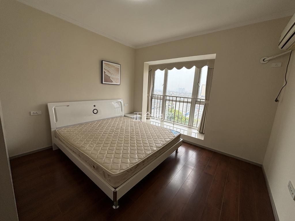 城南，福星城，精装三房，电梯好楼层12楼，证件满二，成色新，拎包入住❗️