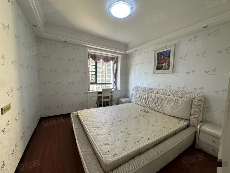 捡漏，新城壹号大平层，单价5500，精装4房，好楼层，全屋中央空调，南北双阳台，保养好