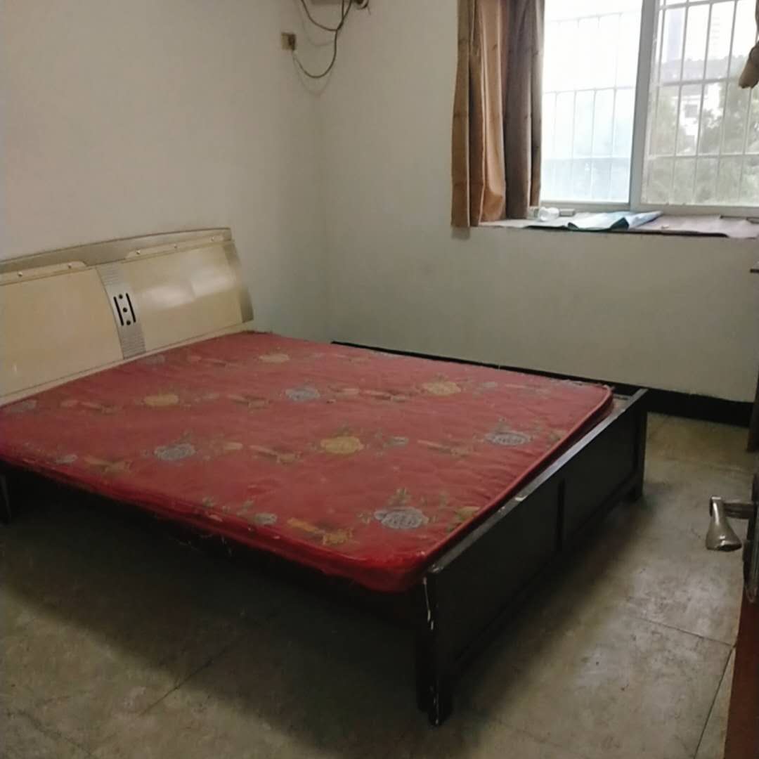 仙桃沔中旁边 富迪生活广场对面 中层 两房 价格美丽