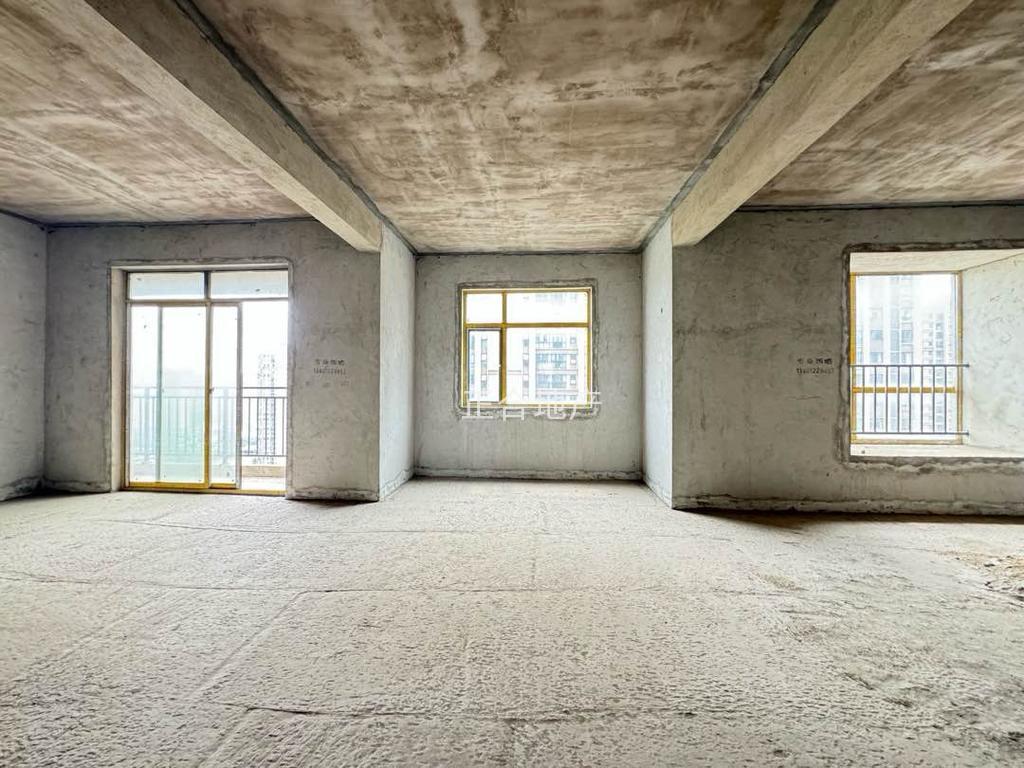 降价了，城南，元泰B1大平层1梯1户，湖景房，单价4400，10米长阳台看仙女湖，电梯好楼层，捡漏，亏本出售