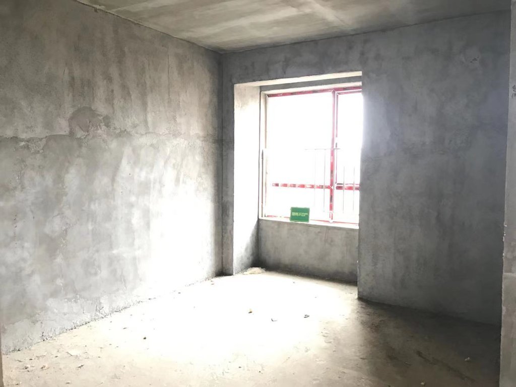 沔阳公馆城南看房方便房东诚意出售毛坯三房位置好