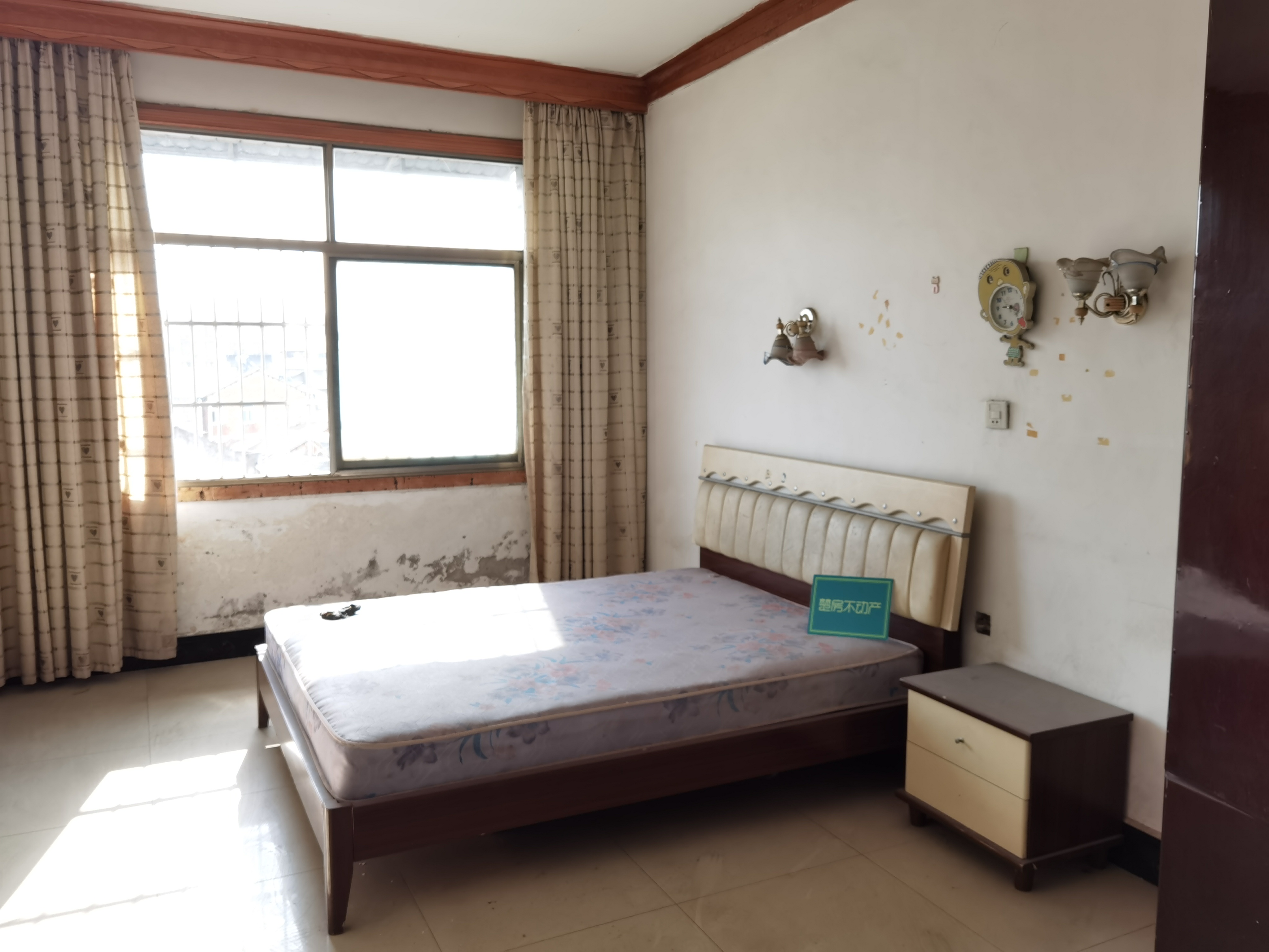 中药材宿舍， 实验二小，老三中，走路去商城逛街只需10 