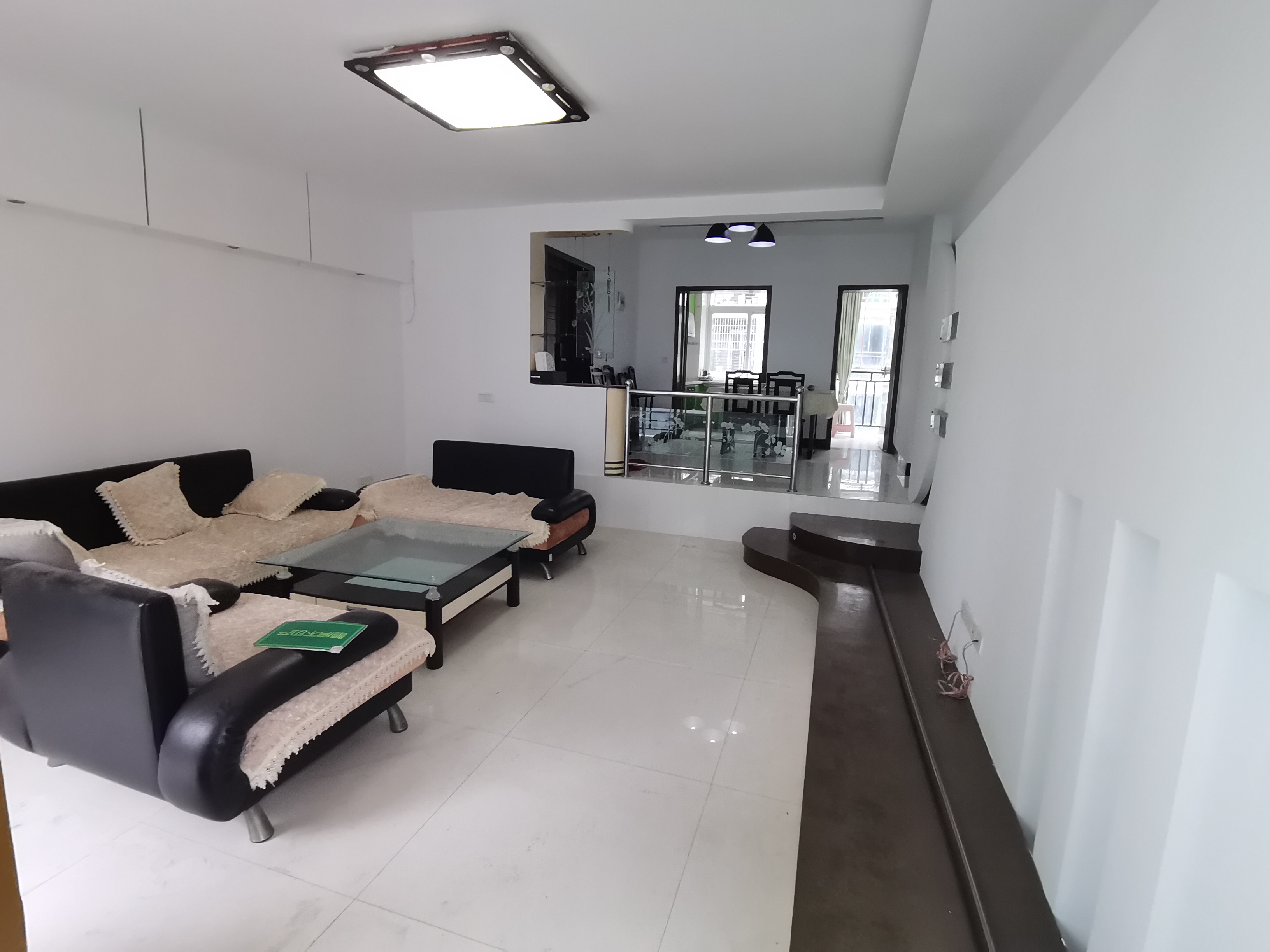 宏运名居精装三房中间楼层看房方便房东诚意出售