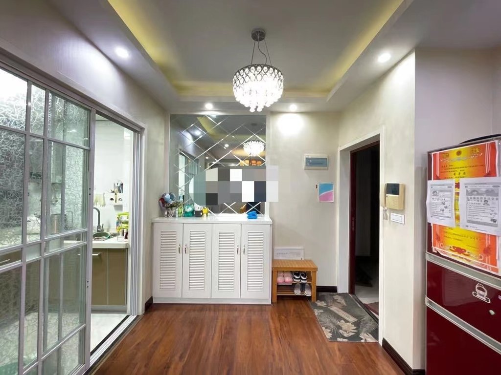 仙桃xiao学旁，精装三房，家电家具全送，证件满二，电梯中间楼层