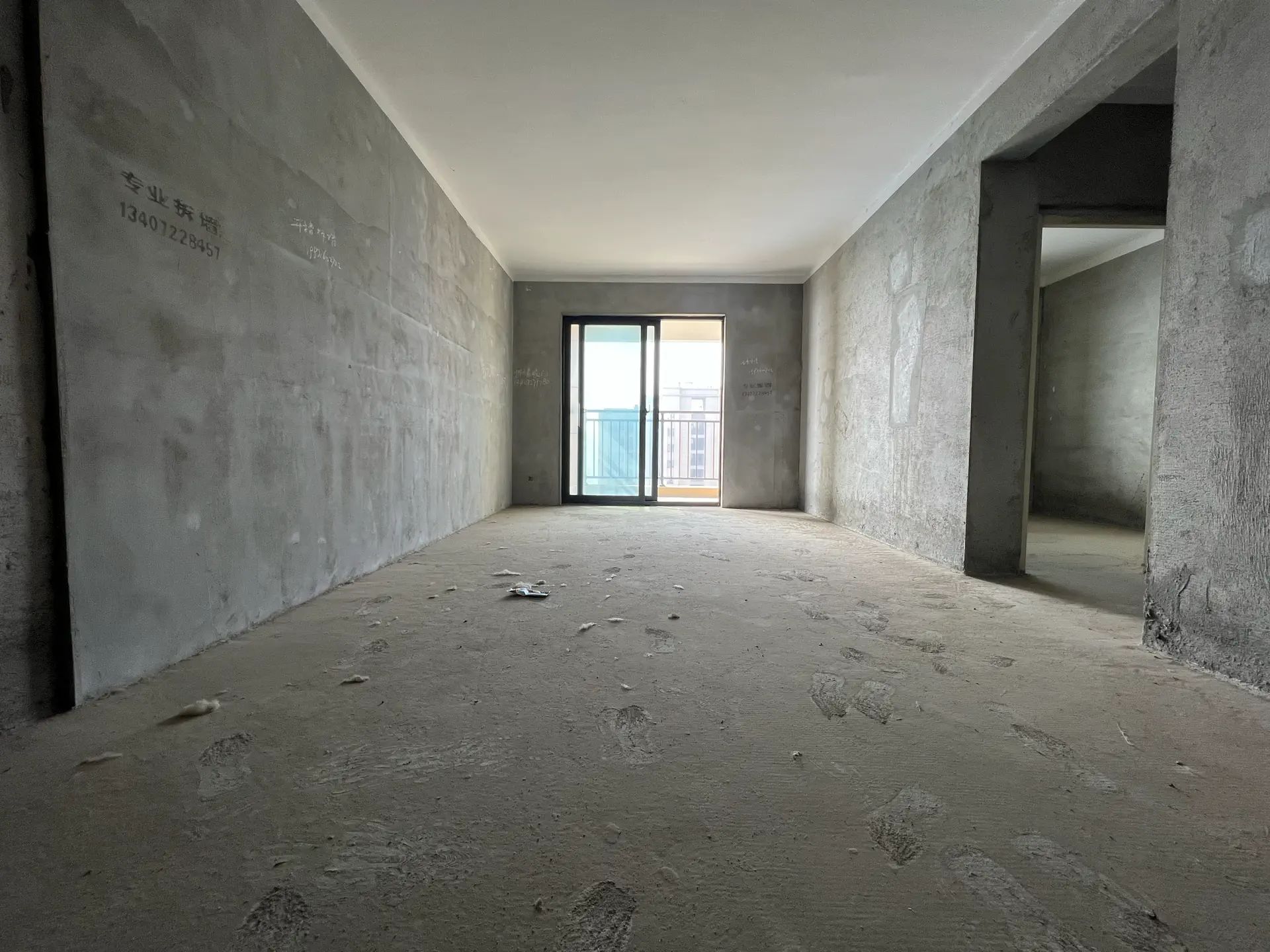 捡漏，房东急售，森林国际翡冷翠，电梯好楼层，采光好，证满二