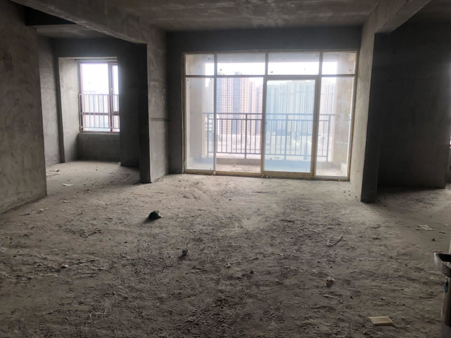 沔阳公馆毛坯三房两卫 采光好 户型方正 随时看房