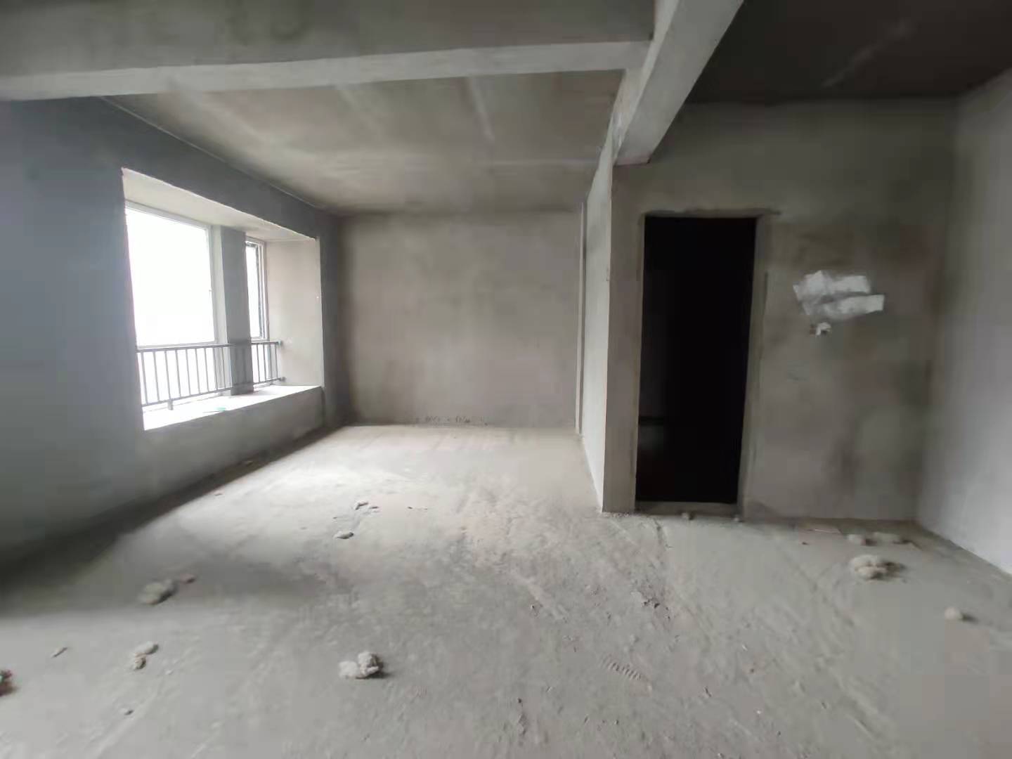 元泰未来城新三中旁两梯两户环境优美诚意出售