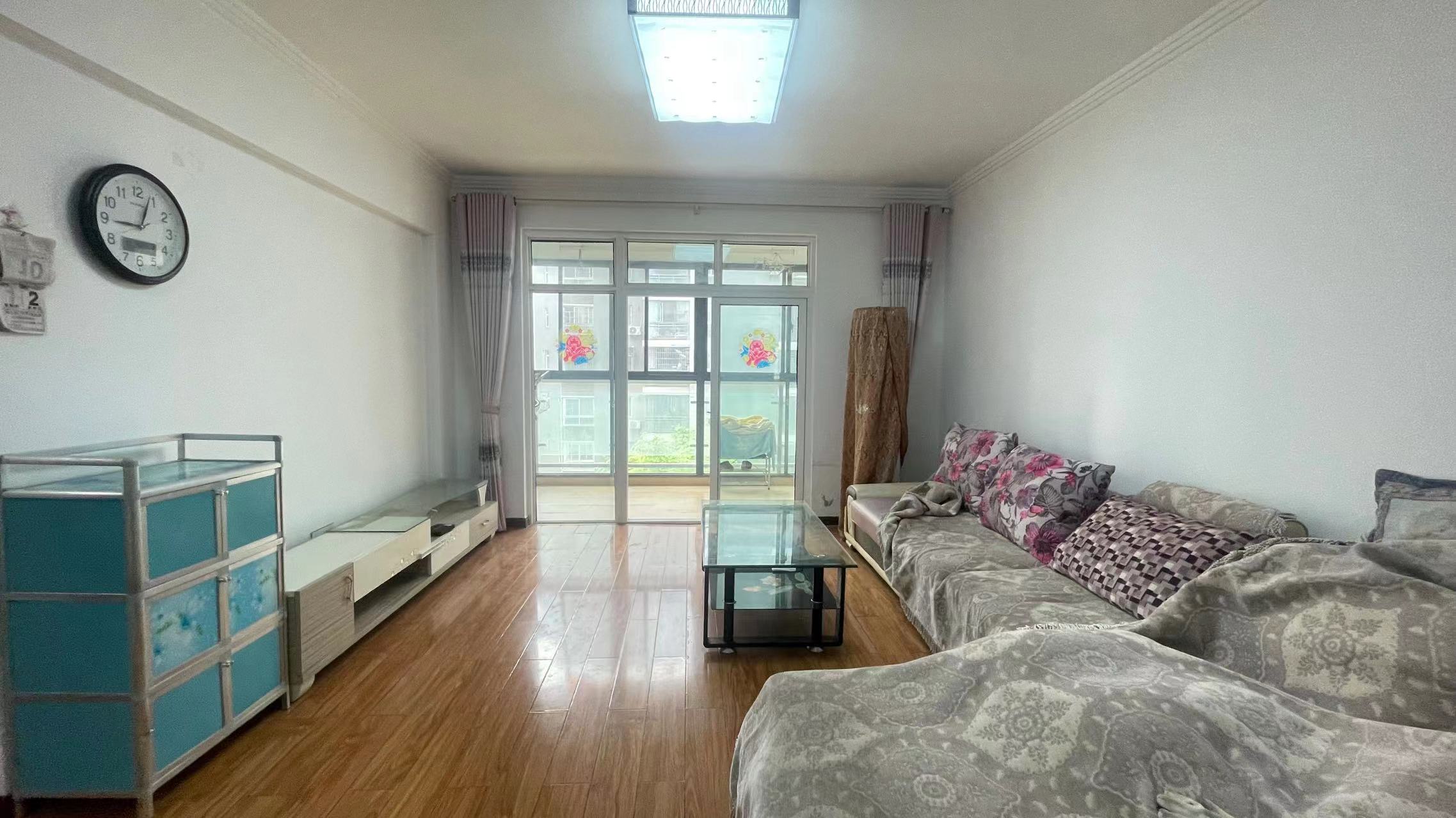 汉江景苑.精装三房.中间楼层.看房方便