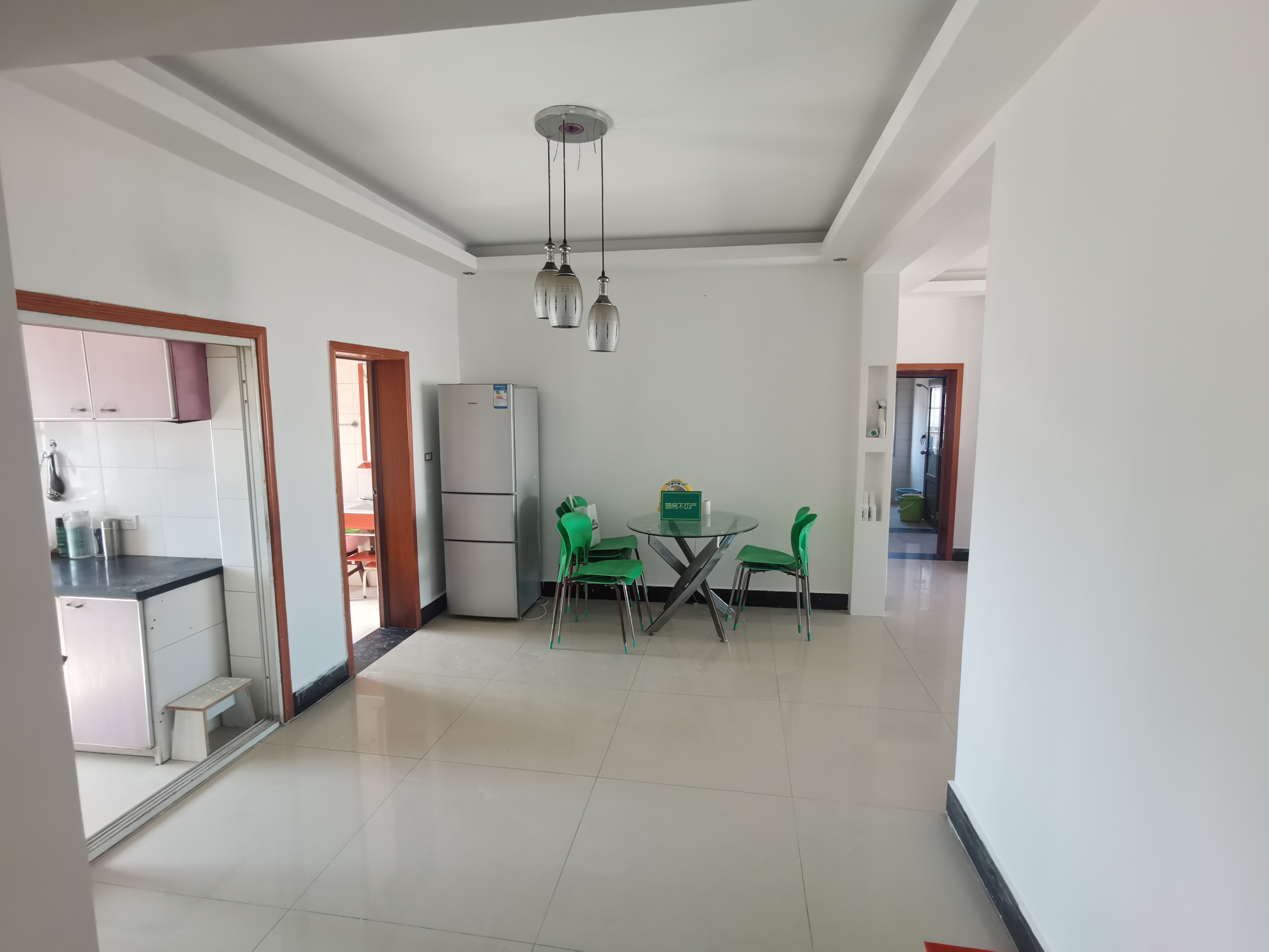 富华园沔阳小XUE旁边单价2000出头的房子还带地下室