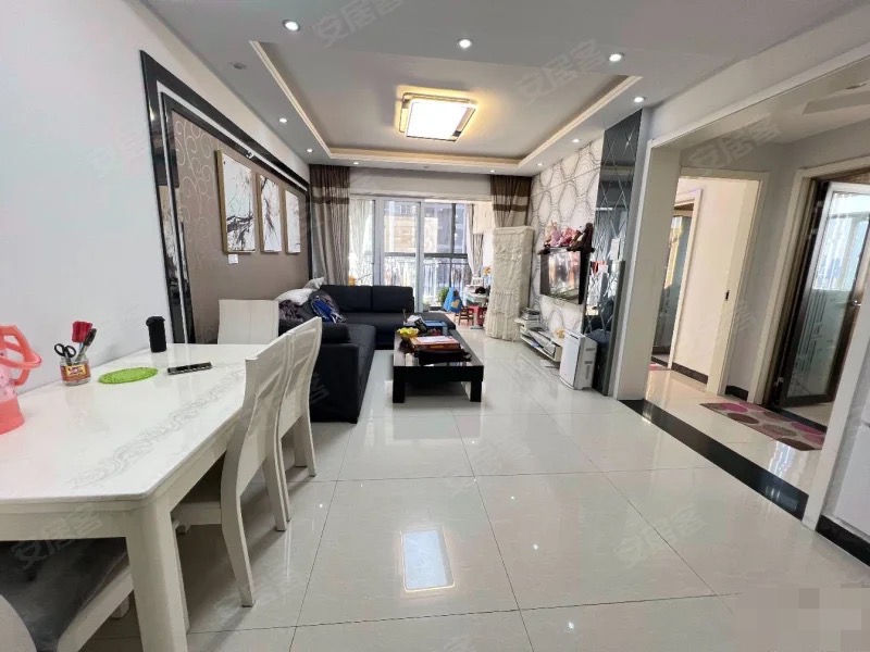 业主诚心出售，和合国际，精装大两房两厅两卫，中间好楼层，证满二