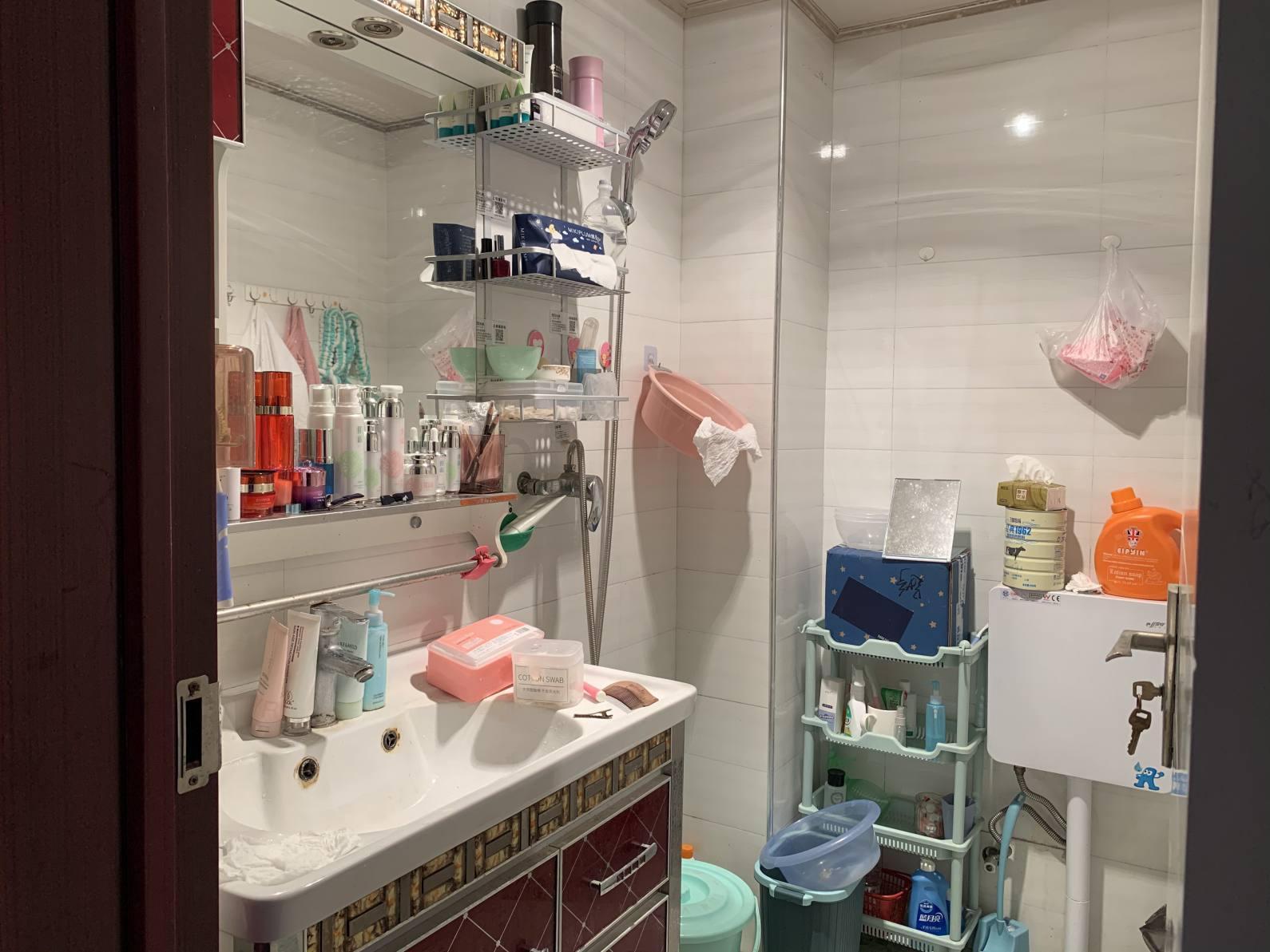 城市丽景旁，永乐小区，精装2房，33万，满五