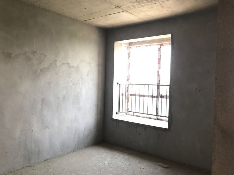 时代天骄城西时代天骄毛坯南北通透中间楼层看房方便诚意出售