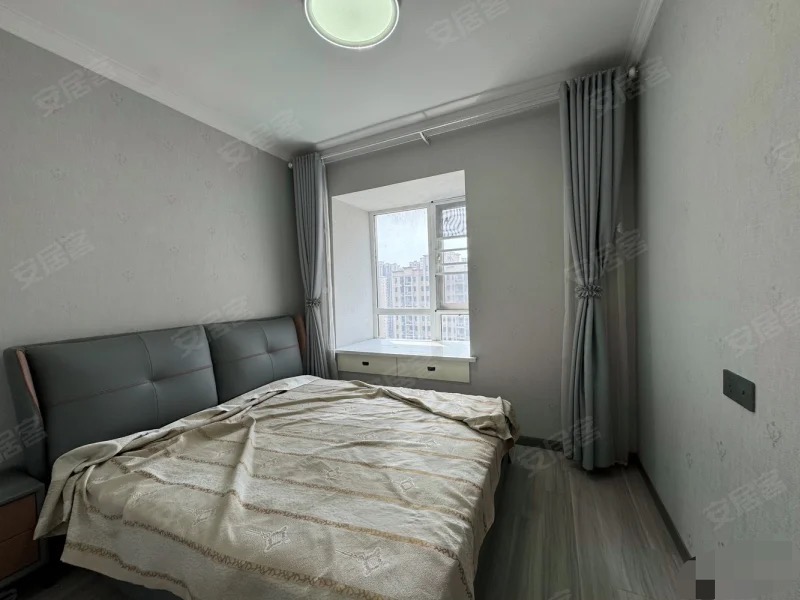 城南，森林国际，精装三房，二小对面，诚心出售