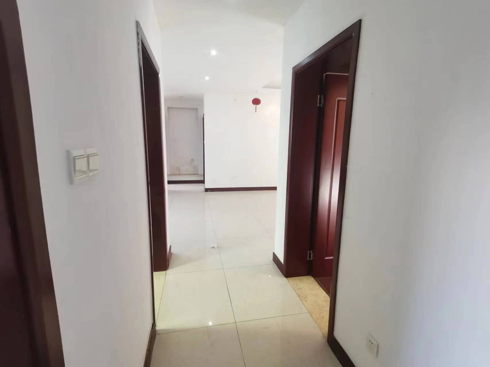 绿地华庭.步梯三房.证件满二.看房方便