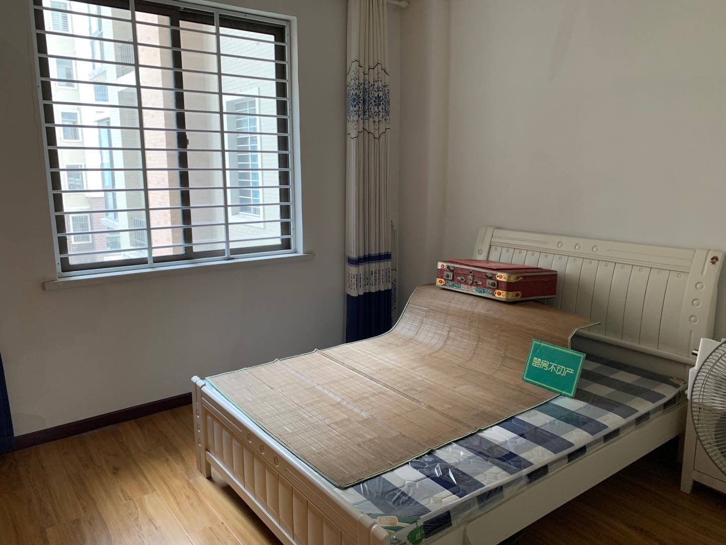 城南金诚花园电梯小高层精装拎包入住在家里住的时间就过过年看房方便