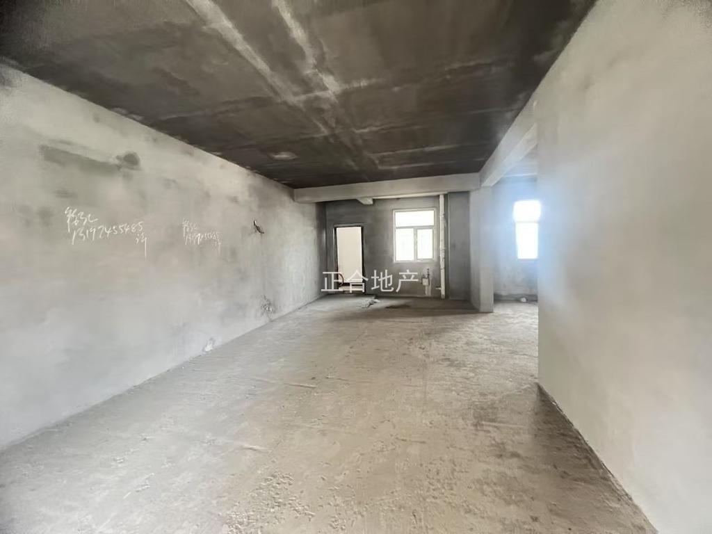 捡漏，元泰清华园，中间好楼层，毛坯3房2厅2卫🈵️五，单价4100，老‮好