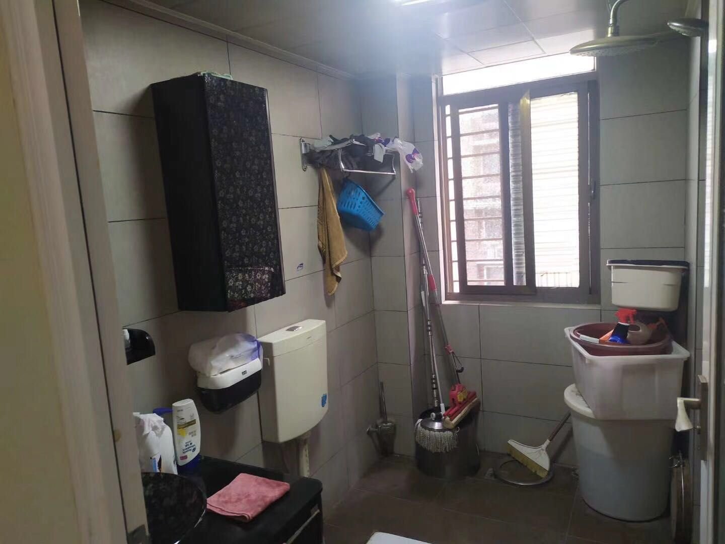 城南金城花园精装修三房，满五 