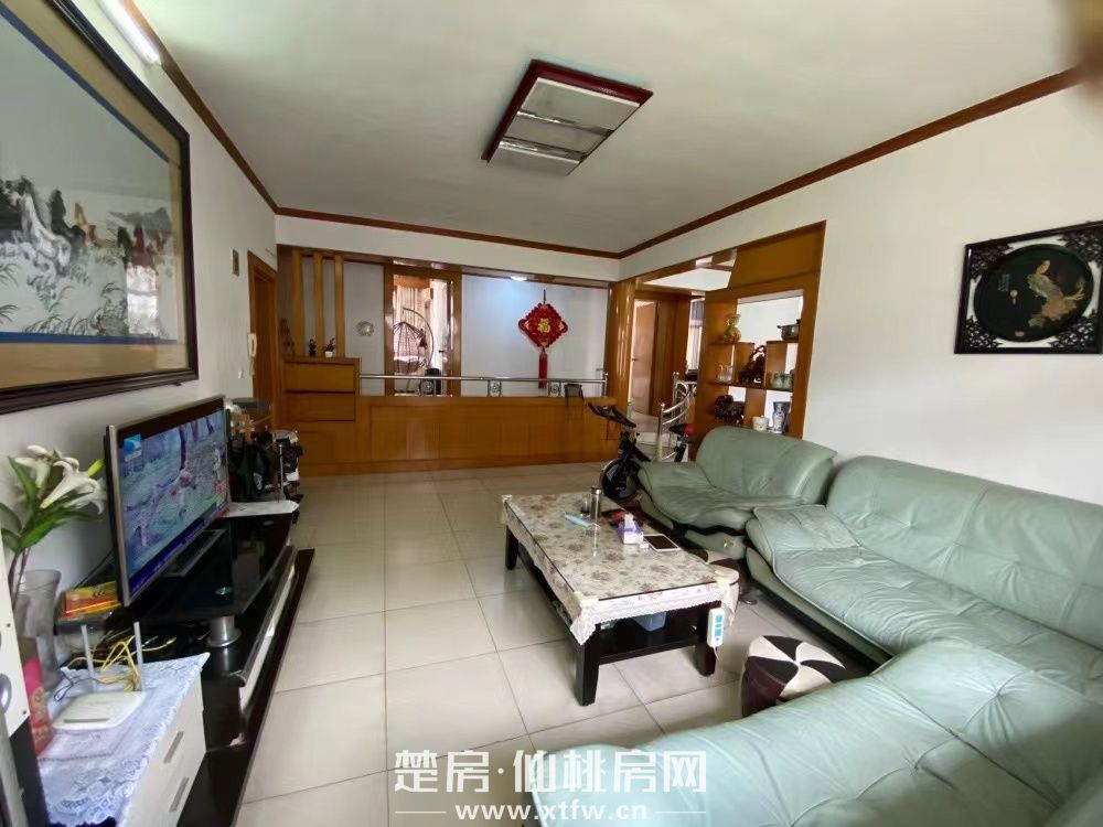 复州花园实验二小旁120平米自住三房出售保养好拎包入住