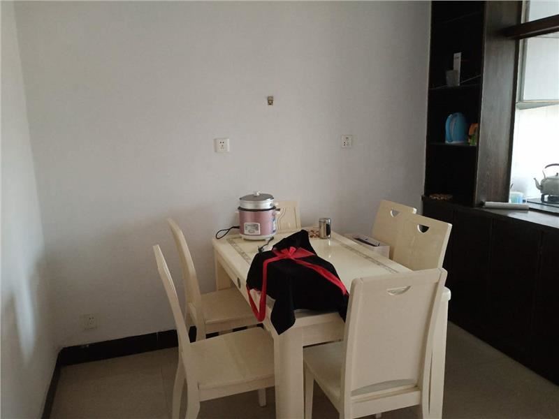 捡漏捡漏德政园精装3房2厅2卫， 付低，交通生活方便，读书便利