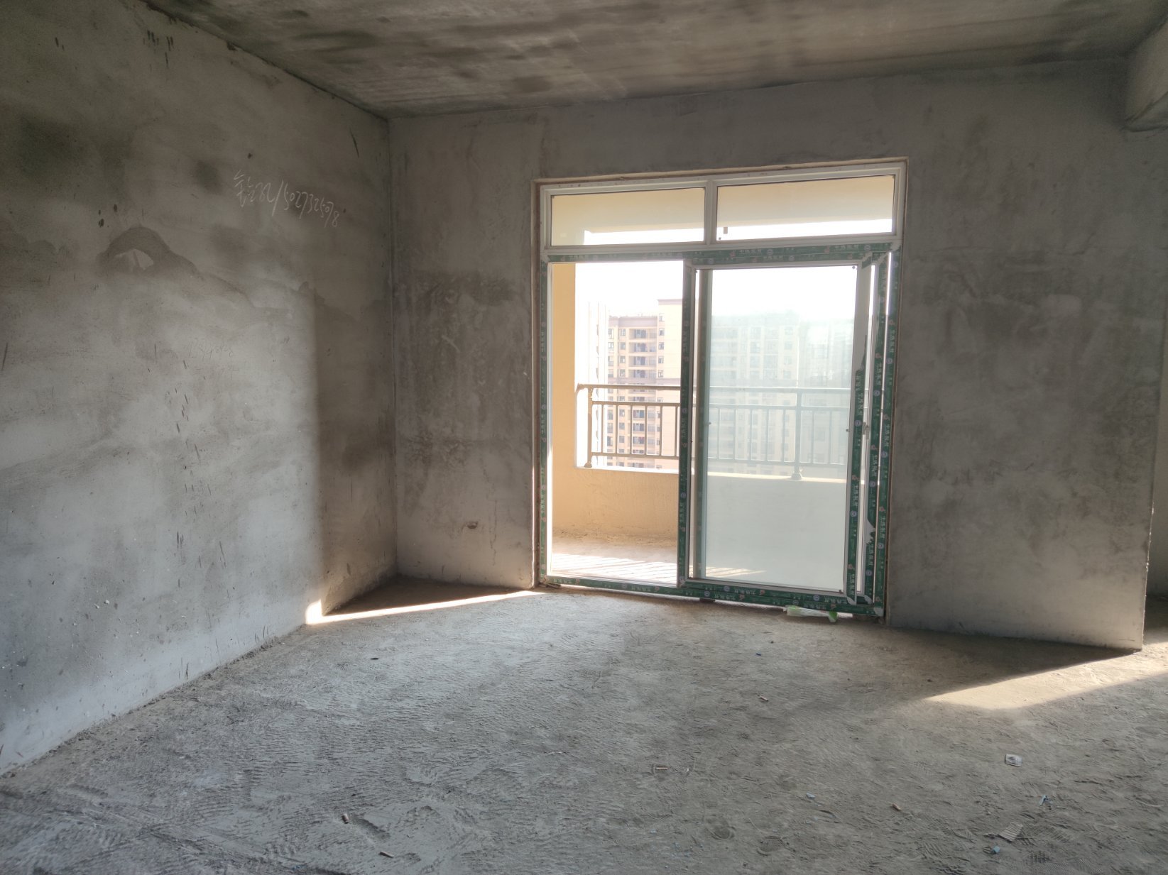 元泰未来城A区，毛坯三房，大证已下