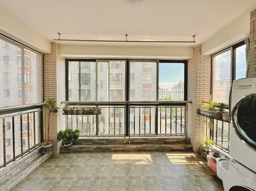 从幼儿园到高中，臣臣铂域2室2厅