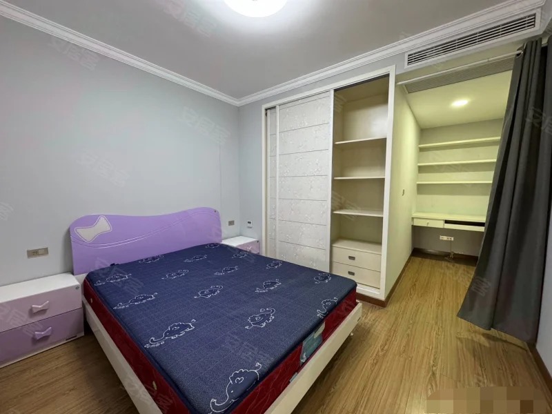 城南，颐和公馆，复式，精装三房两卫，楼层好，业主诚心出售，证满二，成色新