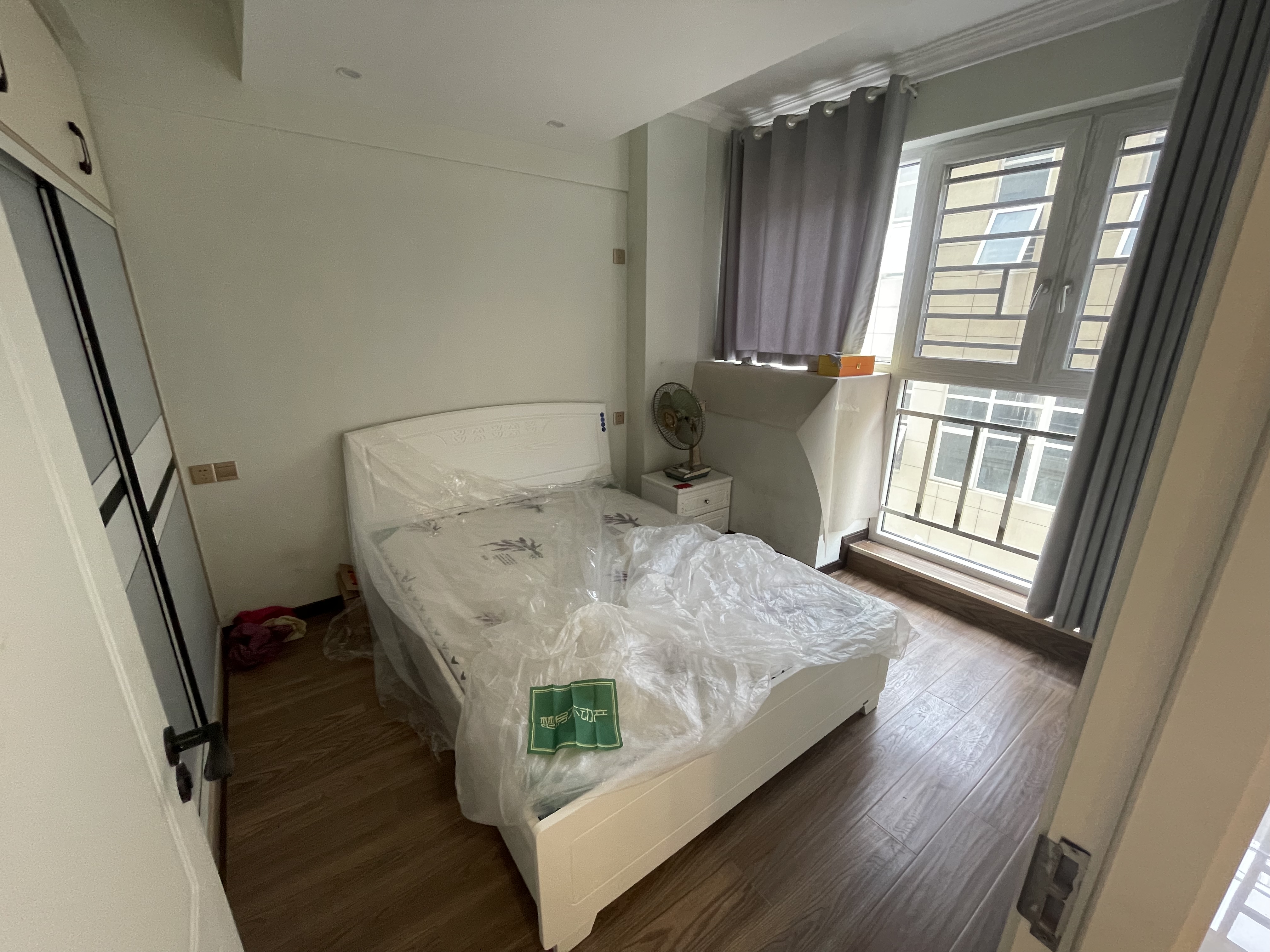 大洪万福广场邻里惠公寓带天然气看房方便两房精装修沔中旁边优秀的很