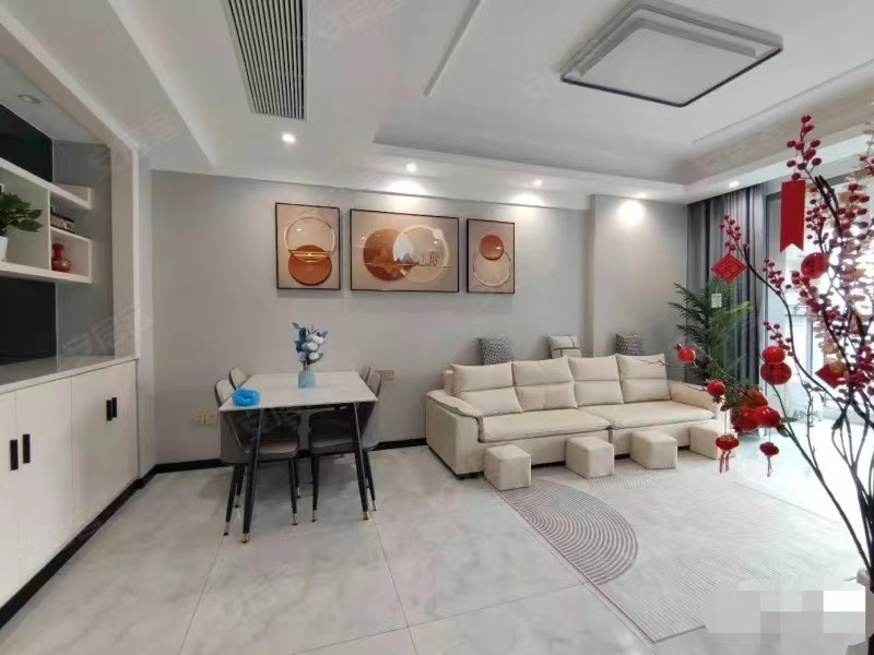 业主急售，沃尔玛，新天地，电梯好楼层，精装两房，9.9成新，家电齐全，拎包入住