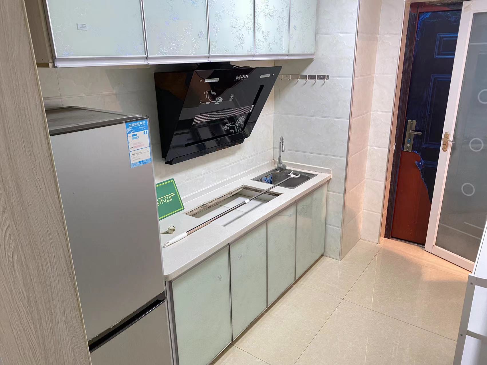 和合国际精装一室一厅，一中附近陪读优选，好楼层