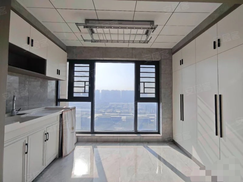 288，仙桃xiao学旁，仙桃别院，电梯好楼层，精装三房，墅级享受，9.9新，老证过户