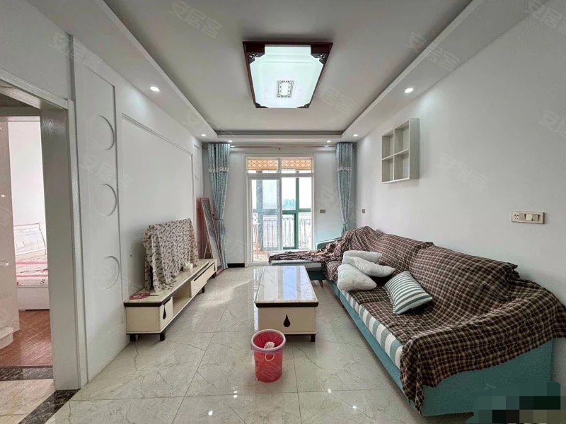 降价了，亏本急售，一中对面，电梯精装3房，单价4100，成色新！中间楼层，拎包入住