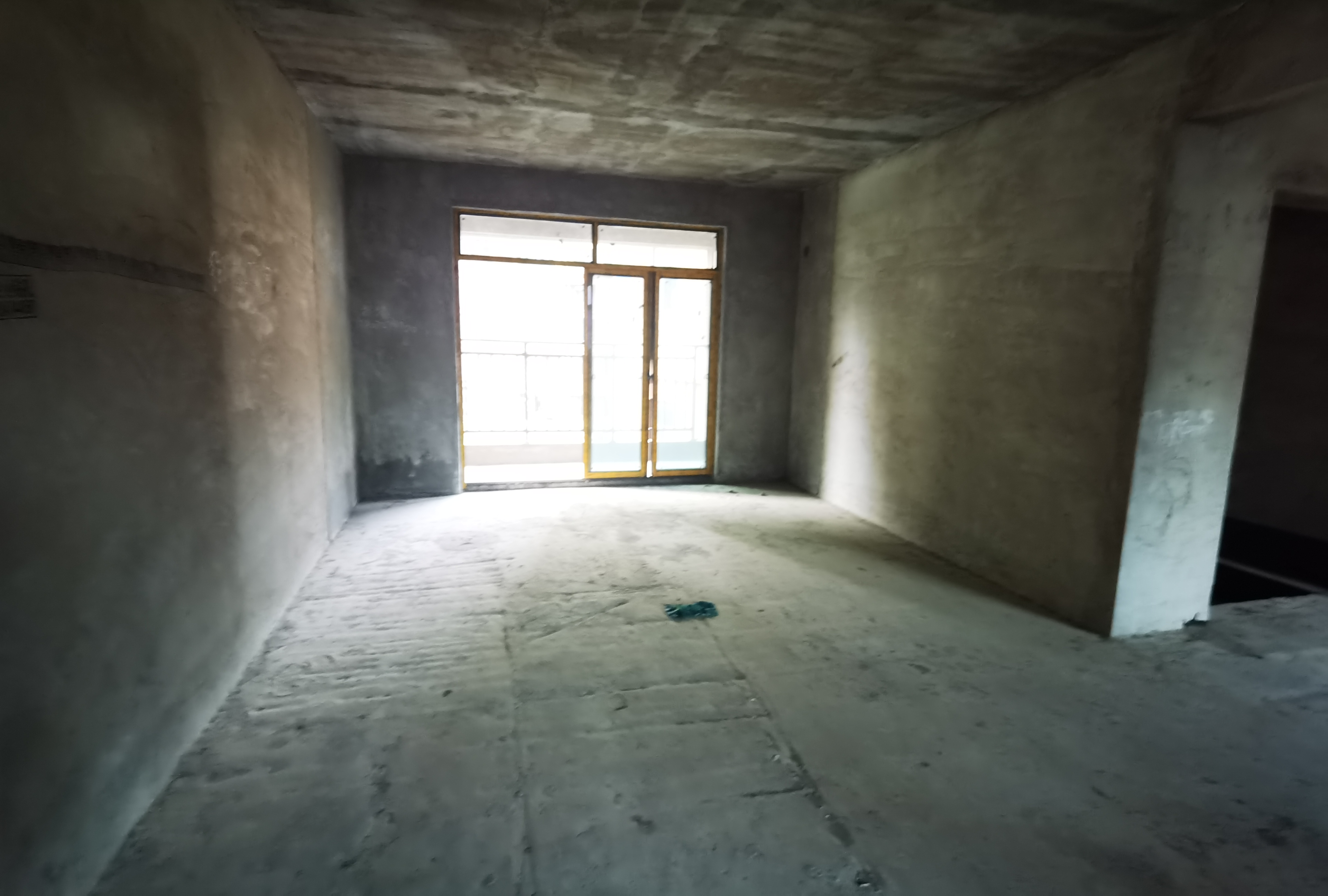 领秀城 三房两卫 人车分流 宽楼间距，绿化率高，优美居住的小区！