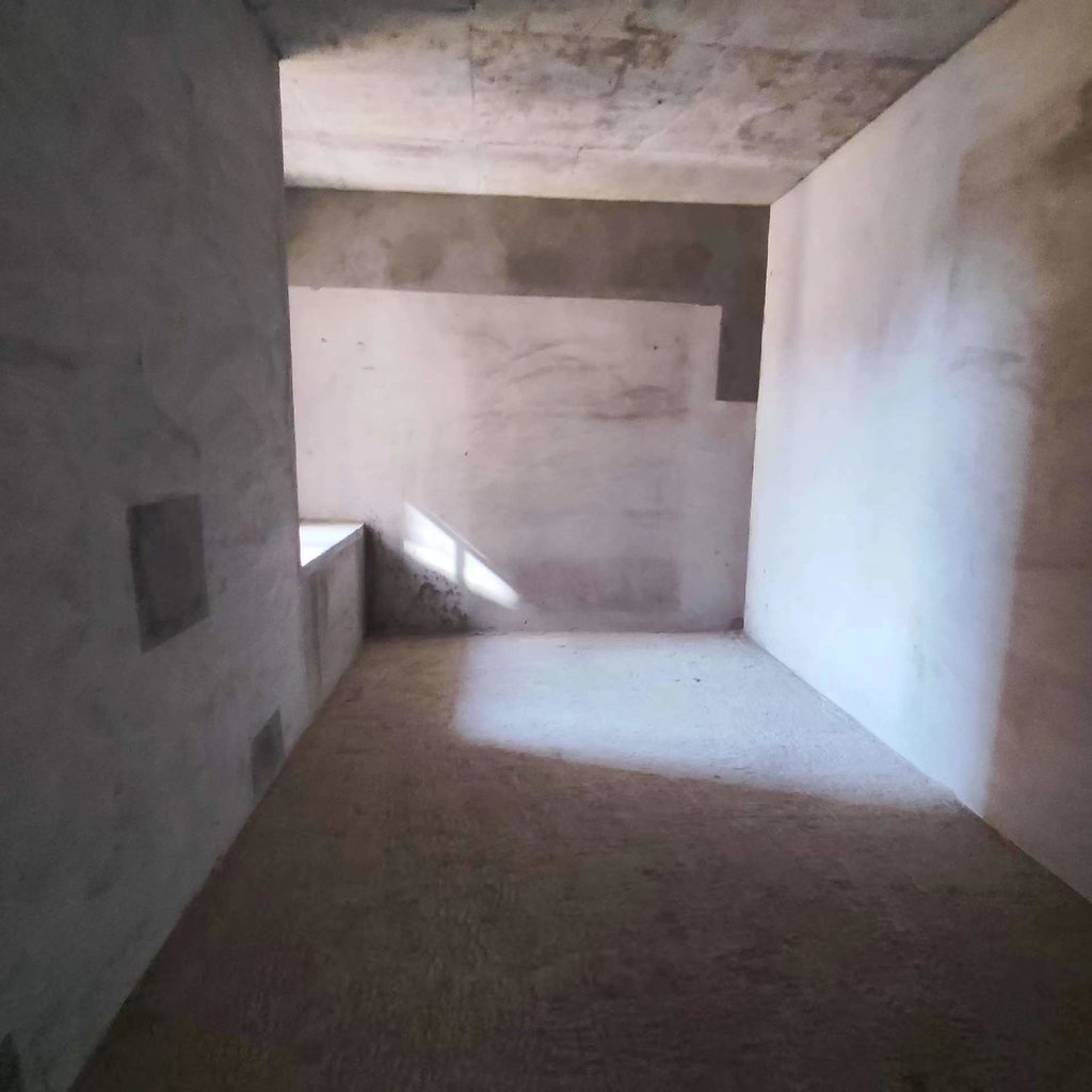 满庭春.毛坯大三房.户型好.证件满二