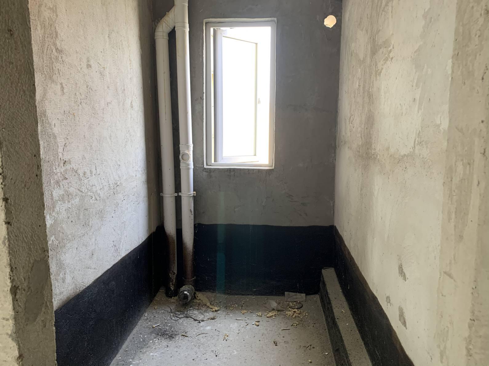 森林国际，毛坯大三房， 房