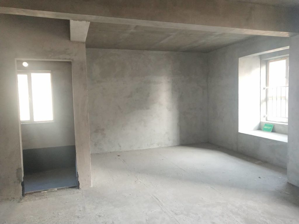 城南领秀城，毛坯带车位，边户，采光好视野好,人车分流