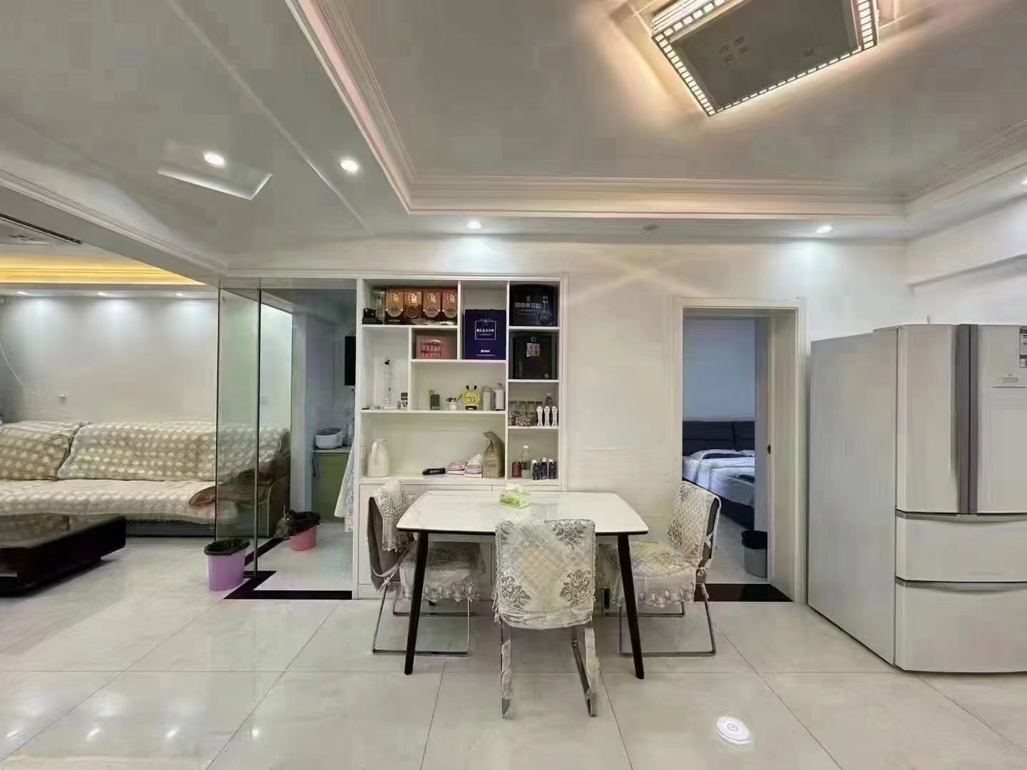 房东亏本出，捡漏房！​元泰未‮，城来‬精装‮房三‬两厅两卫，单价4500，满二。