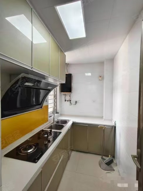 360，仙桃一中旁，和合4期，精装两房，电梯好楼层，拎包入住，成色新，证满二