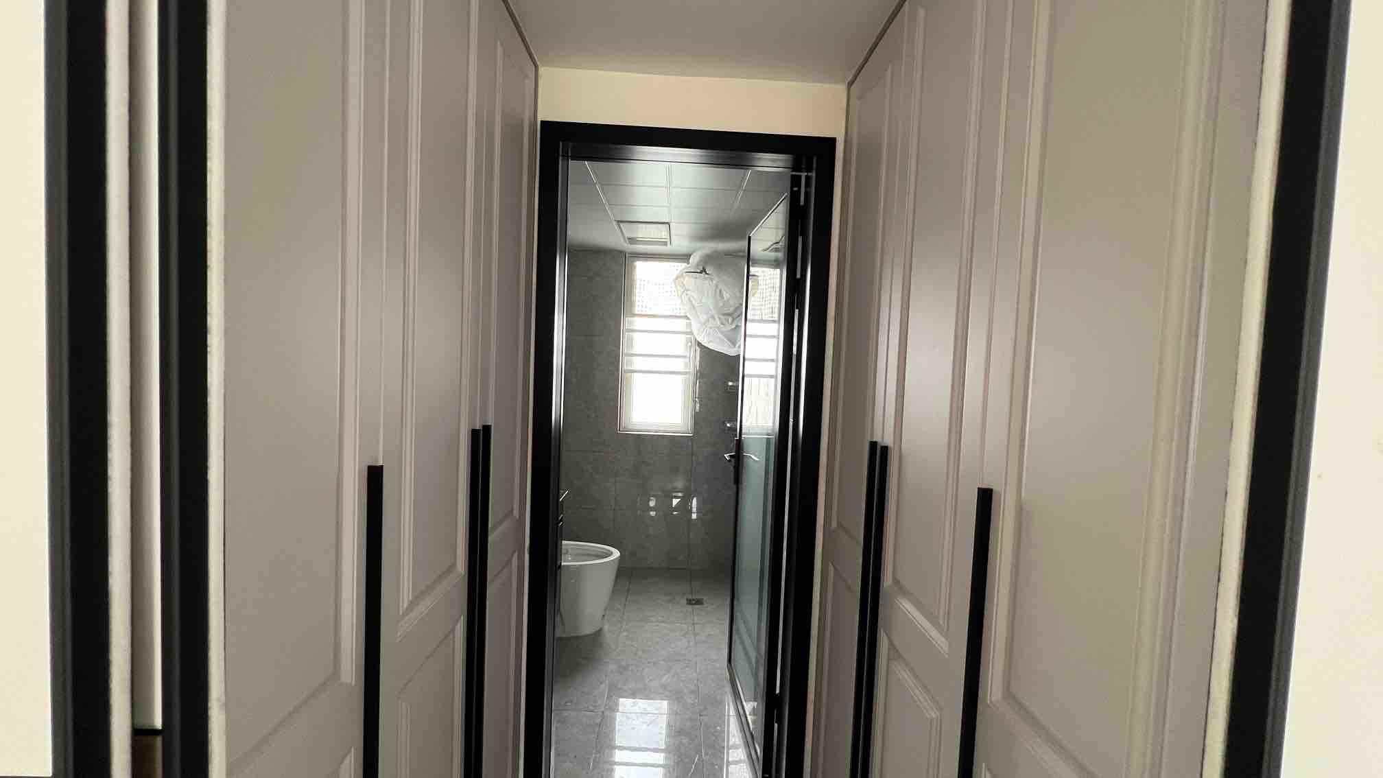 房东诚心出售，城南-森林国际，湖景房全新精装大三房，队口2中2小