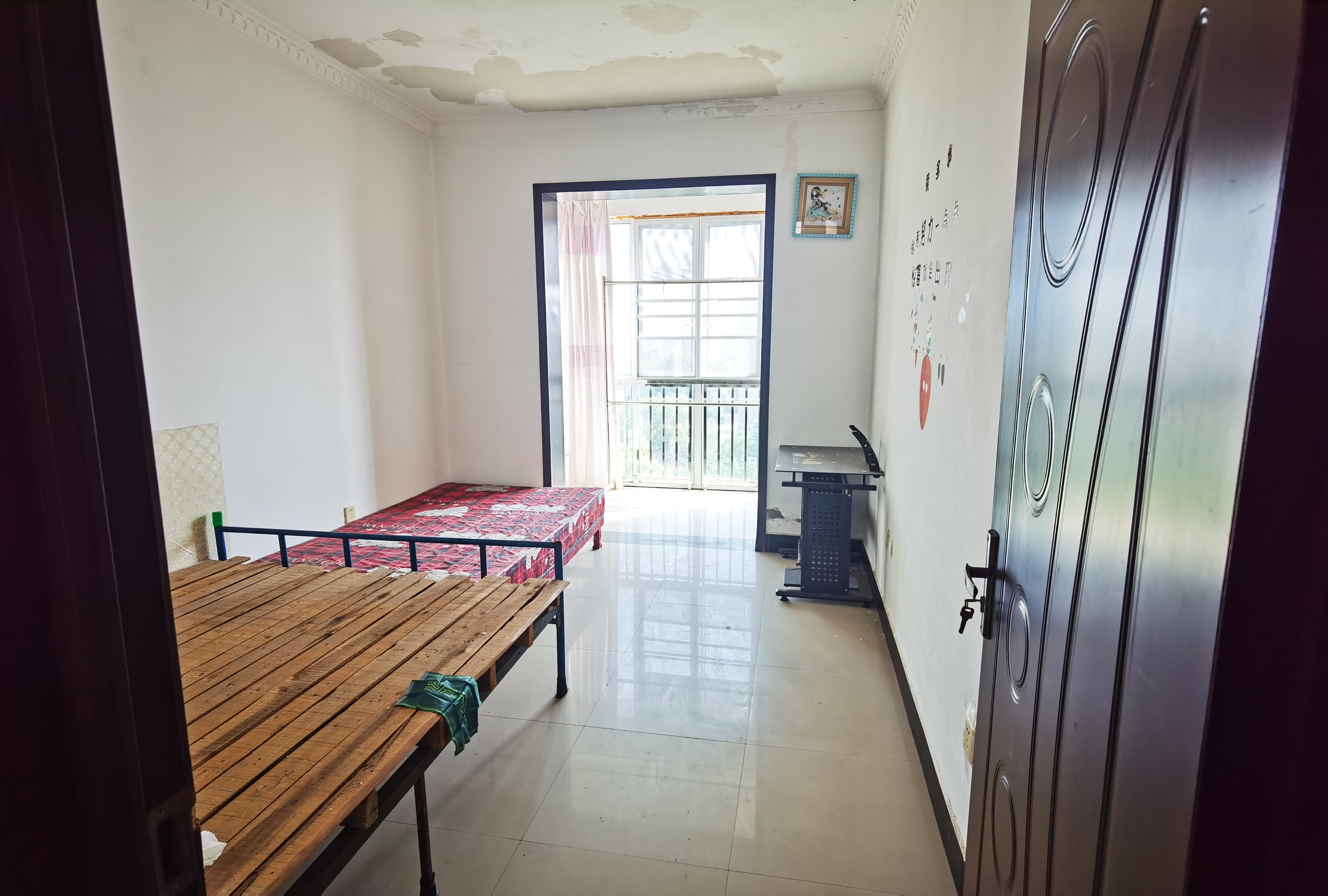 荆洪花园大两房方便看房业主诚心出售